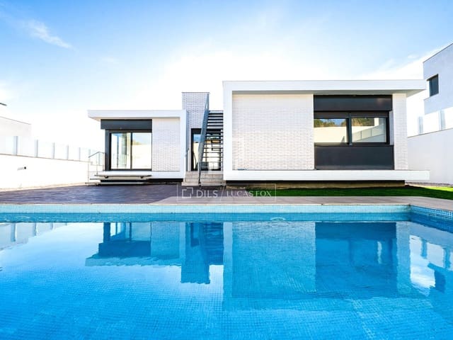 4 chambre Villa/Maison à vendre à Castellvell del Camp avec piscine garage - 575 000 € (Ref: 9598459)