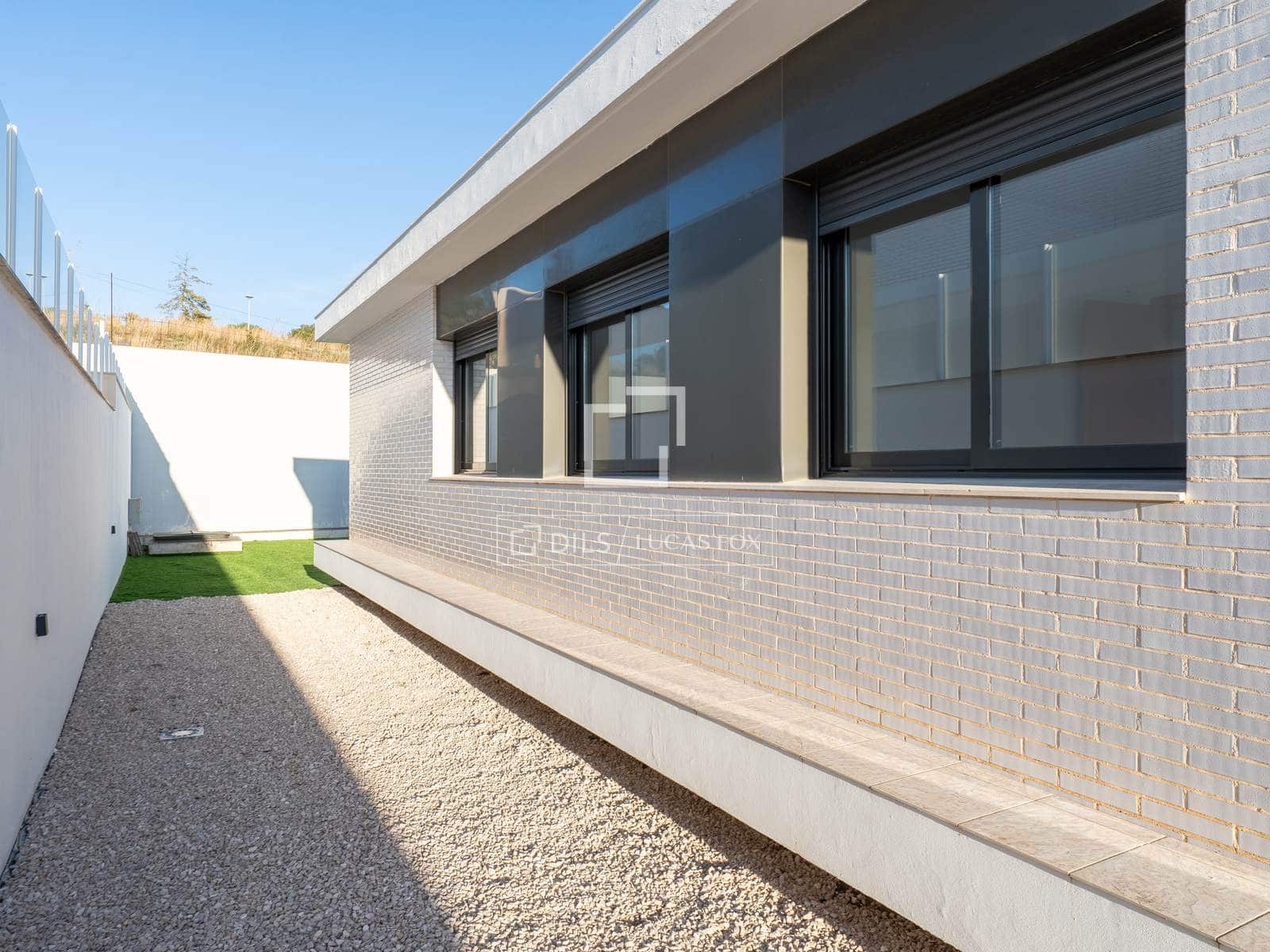 4 chambre Villa/Maison à vendre à Castellvell del Camp avec piscine garage - 575 000 € (Ref: 9598459)