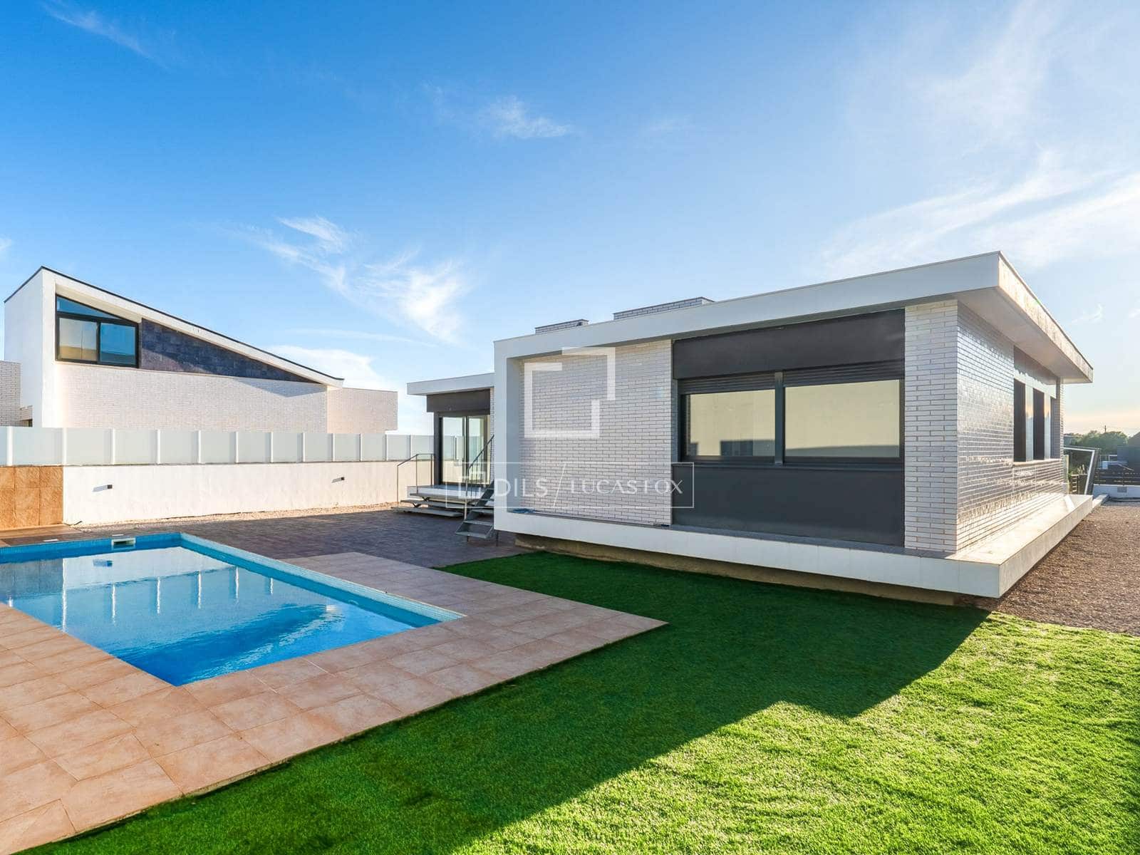 4 chambre Villa/Maison à vendre à Castellvell del Camp avec piscine garage - 575 000 € (Ref: 9598459)