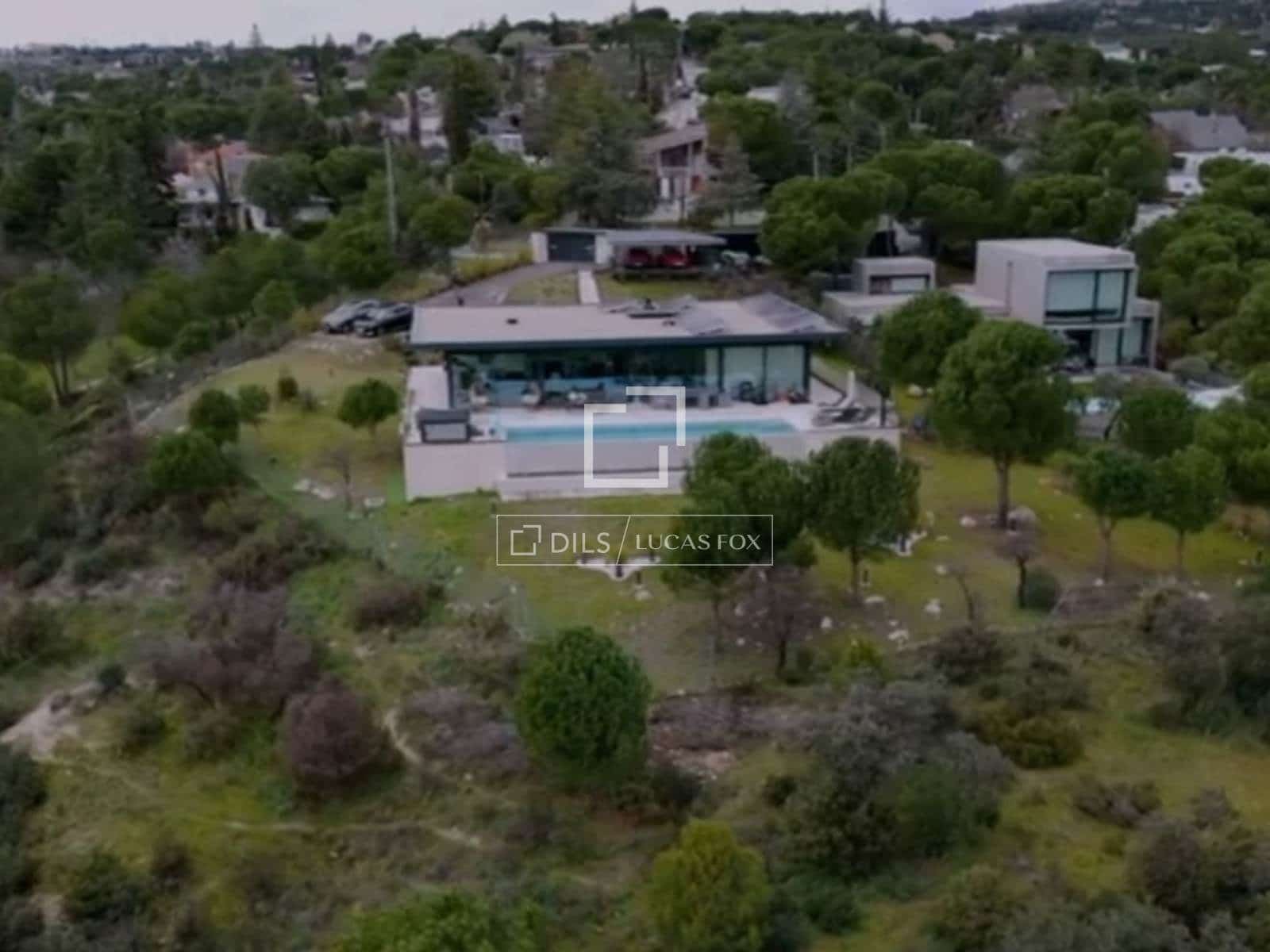 4 bedroom Villa for sale in Torrelodones with pool garage - € 1,600,000 (Ref: 9601486)