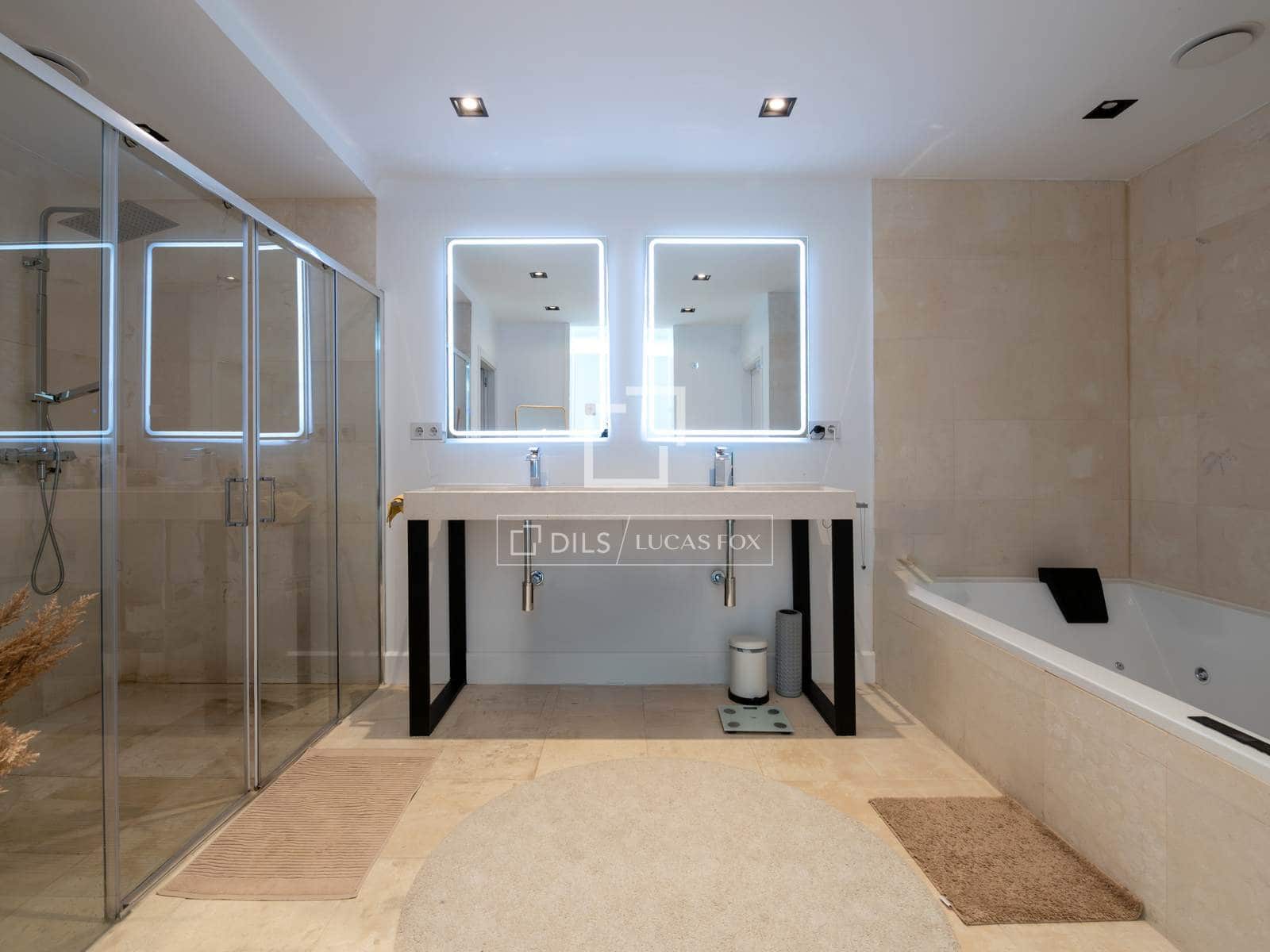 4 bedroom Villa for sale in Torrelodones with pool garage - € 1,600,000 (Ref: 9601486)