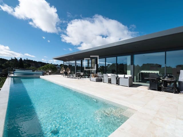 4 bedroom Villa for sale in Torrelodones with pool garage - € 1,600,000 (Ref: 9601486)