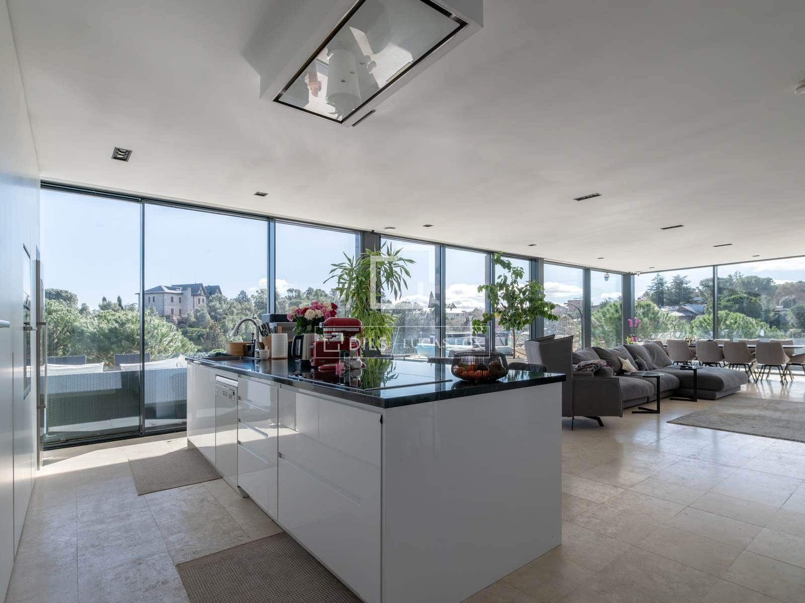 4 bedroom Villa for sale in Torrelodones with pool garage - € 1,600,000 (Ref: 9601486)