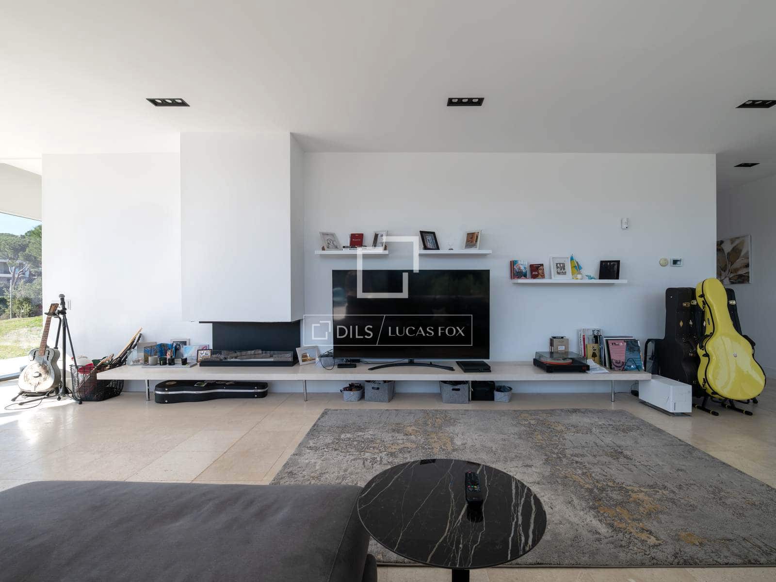 4 bedroom Villa for sale in Torrelodones with pool garage - € 1,600,000 (Ref: 9601486)