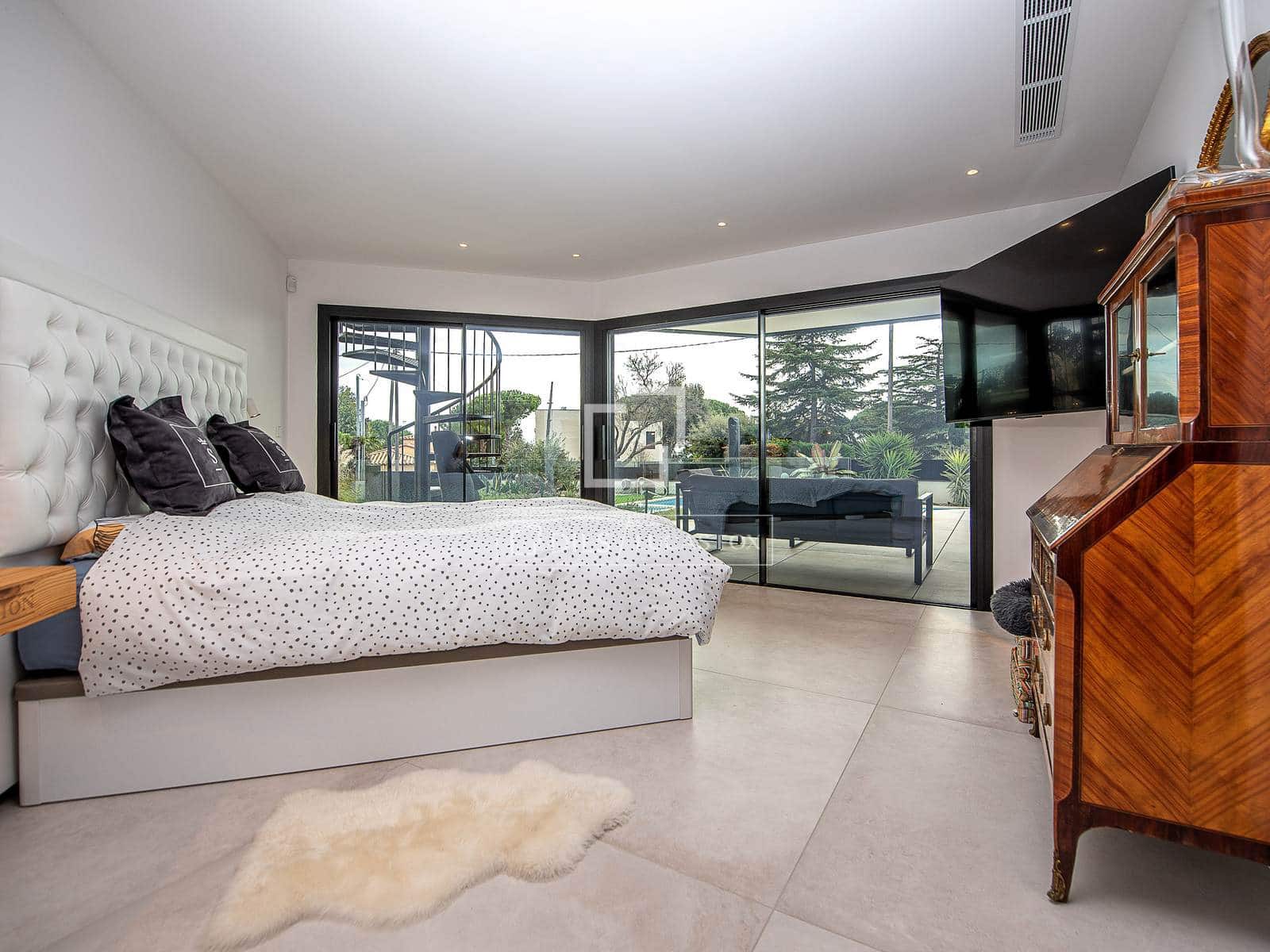 4 slaapkamer Villa te koop in Santa Cristina d'Aro met zwembad garage - € 1.850.000 (Ref: 9602957)