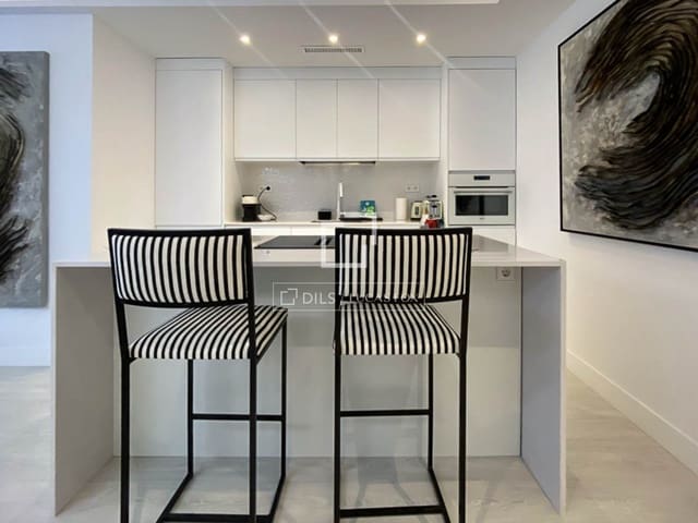 2 sovrum Lägenhet att hyra i Recoletos, Madrid stad - 5 800 € (Ref: 9602961)