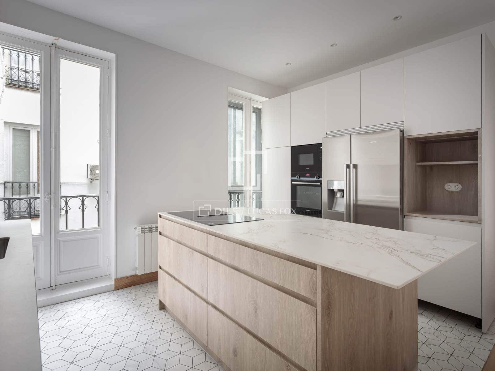 3 sovrum Lägenhet att hyra i Madrid stad - 7 500 € (Ref: 9603307)