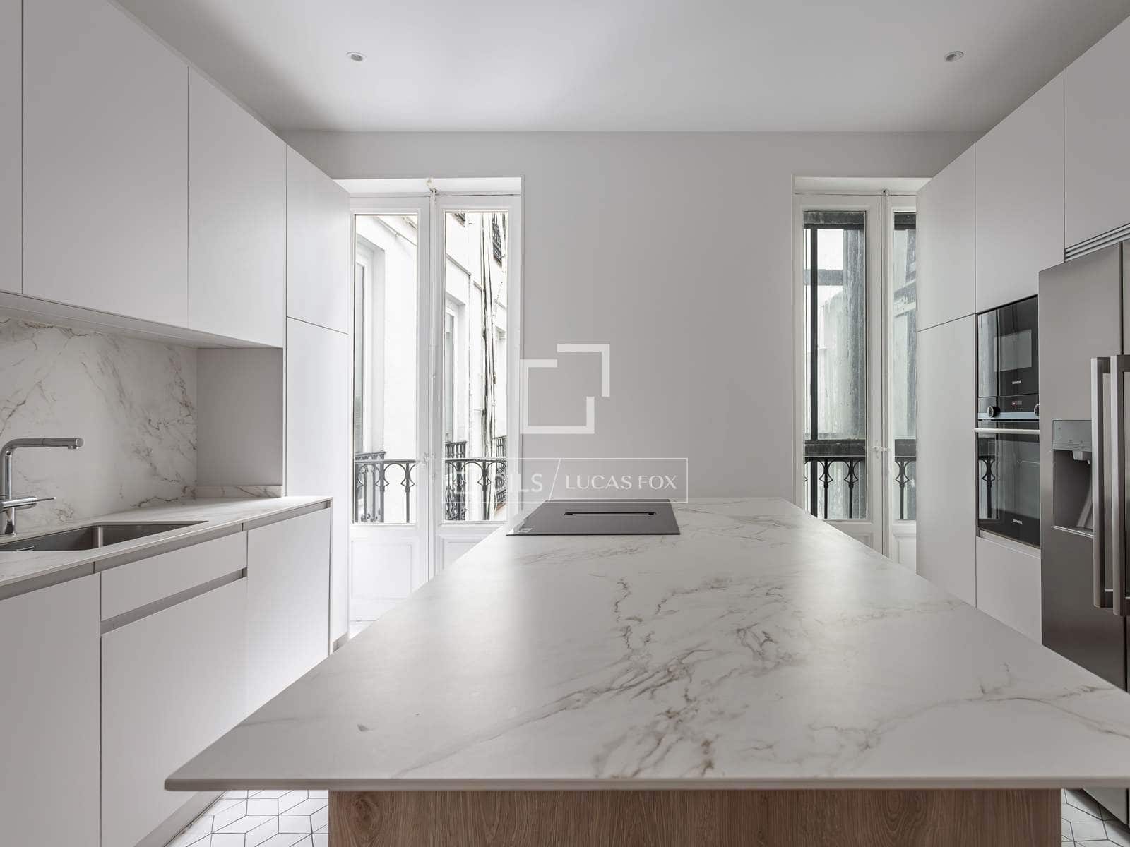 3 sovrum Lägenhet att hyra i Madrid stad - 7 500 € (Ref: 9603307)