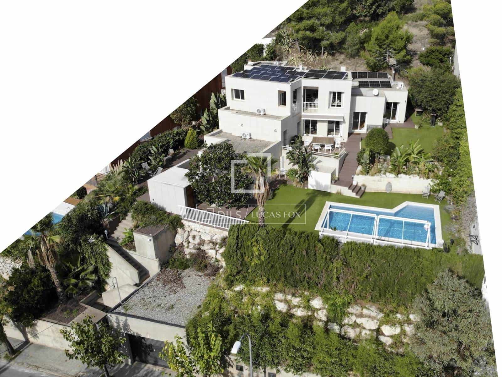 4 bedroom Villa for sale in Sant Just Desvern with pool garage - € 2,190,000 (Ref: 9603311)