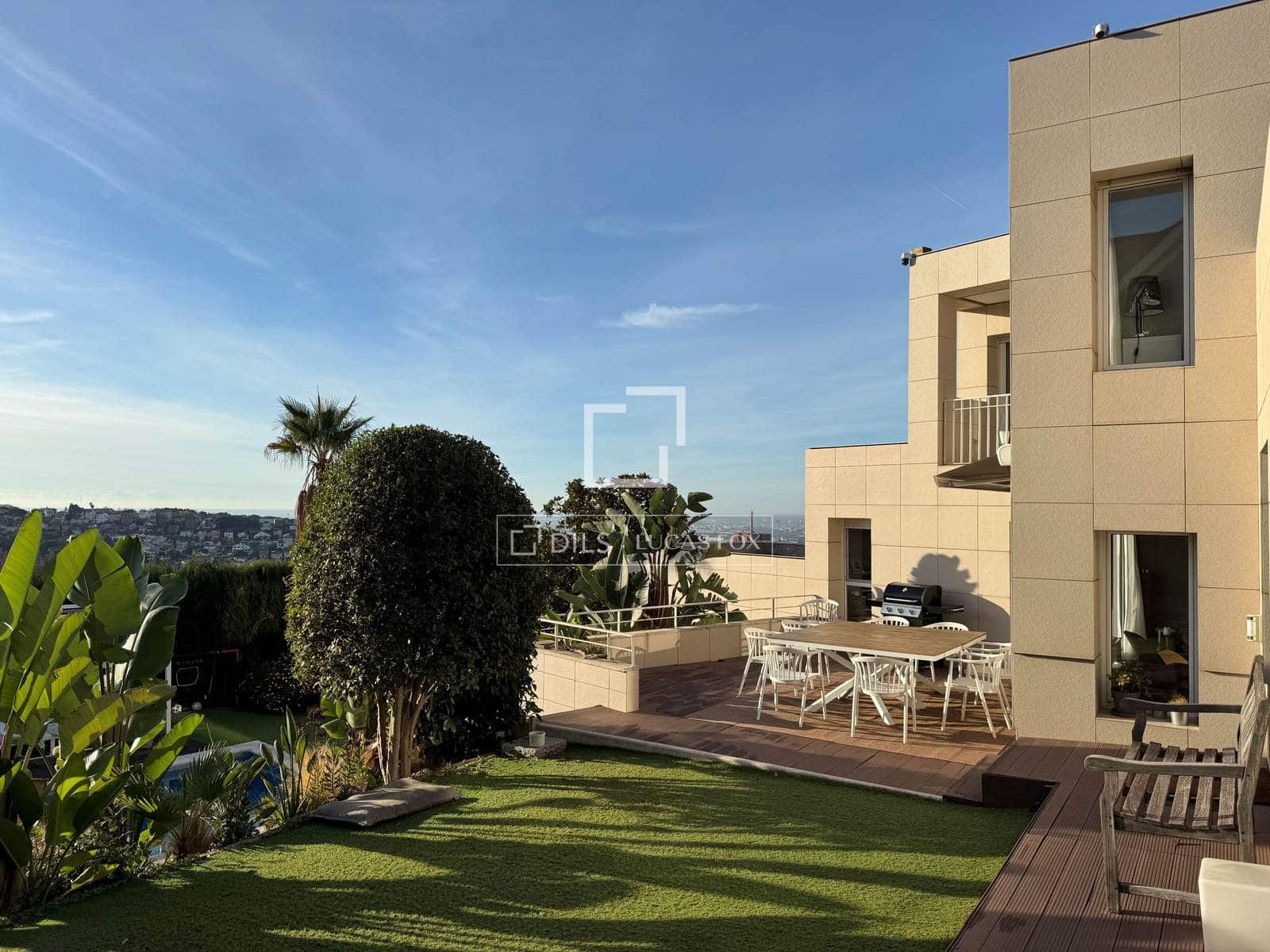 4 bedroom Villa for sale in Sant Just Desvern with pool garage - € 2,190,000 (Ref: 9603311)