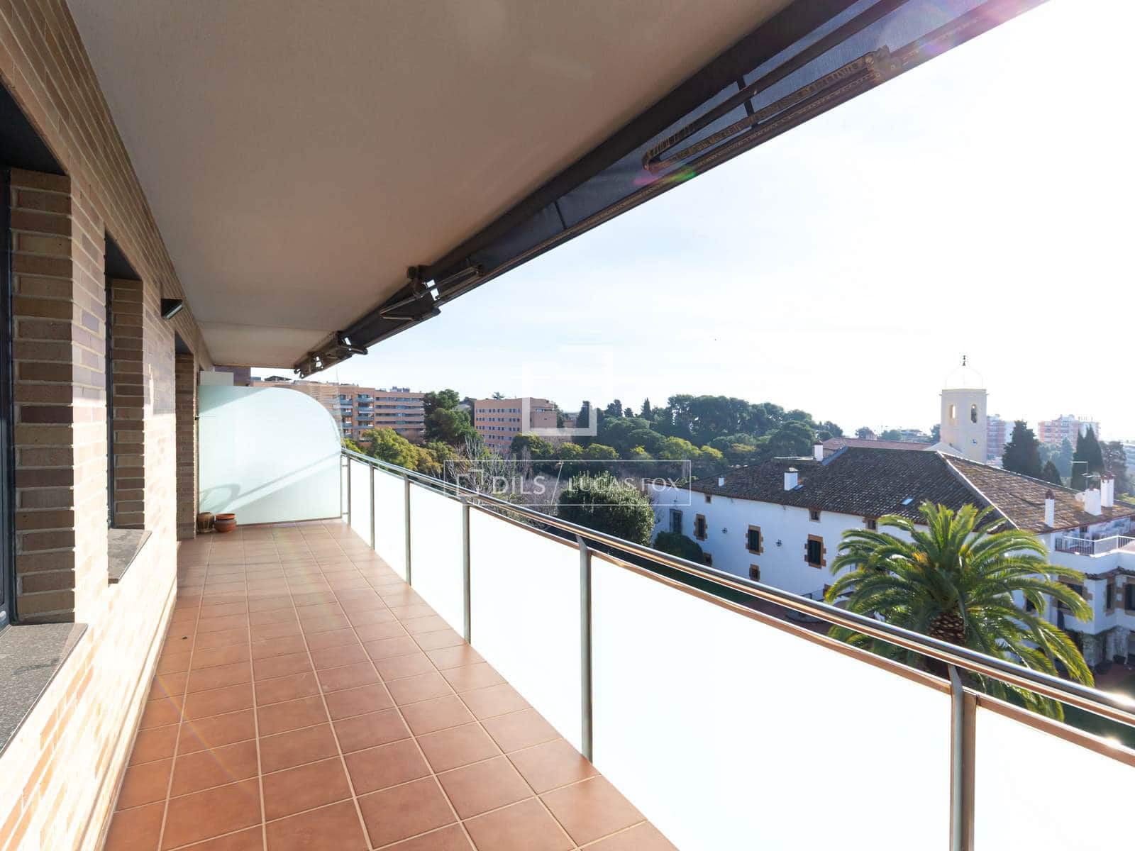 4 slaapkamer Appartement te huur in Esplugues de Llobregat met zwembad garage - € 3.059 (Ref: 9603313)