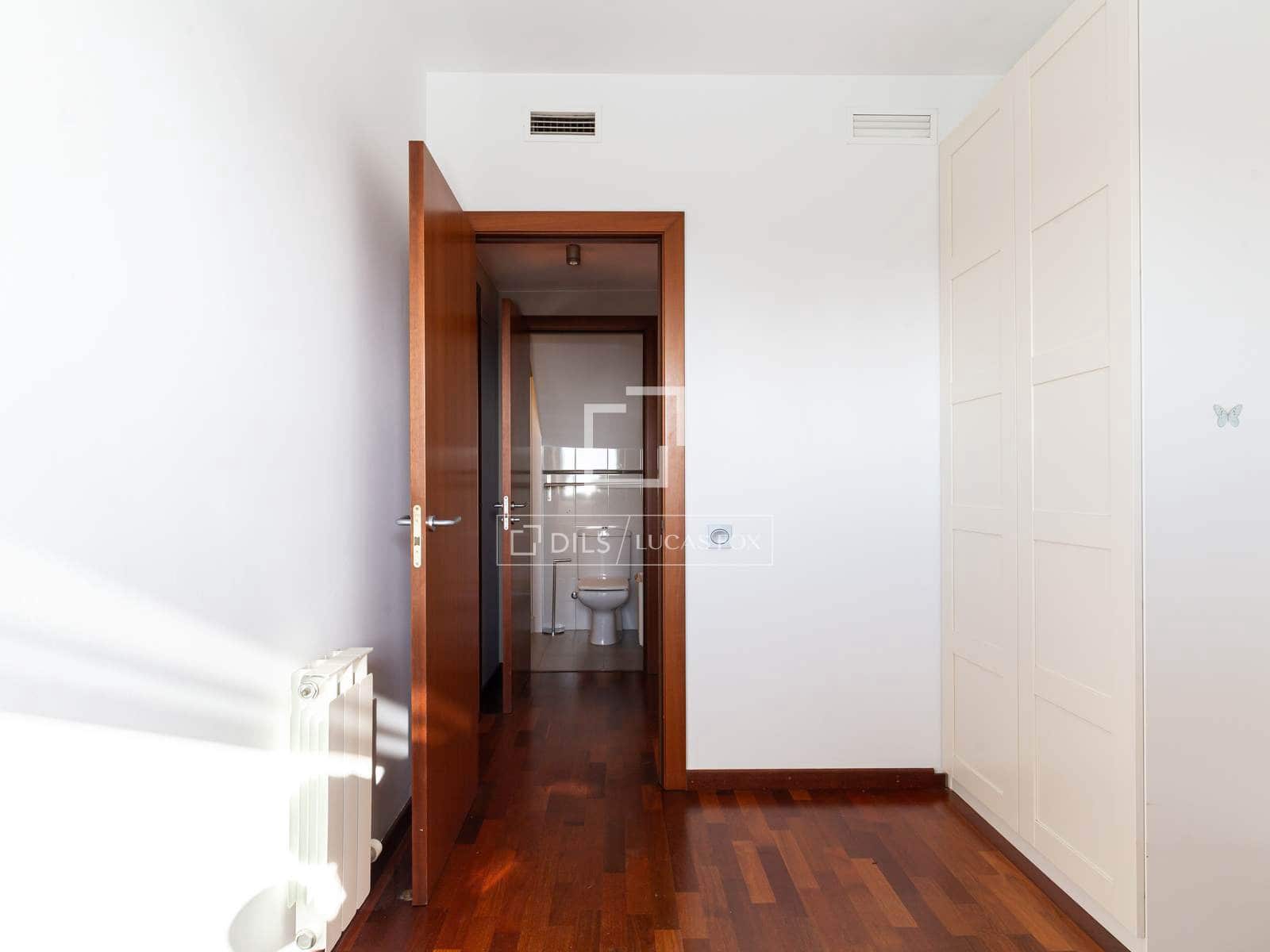 4 slaapkamer Appartement te huur in Esplugues de Llobregat met zwembad garage - € 3.059 (Ref: 9603313)