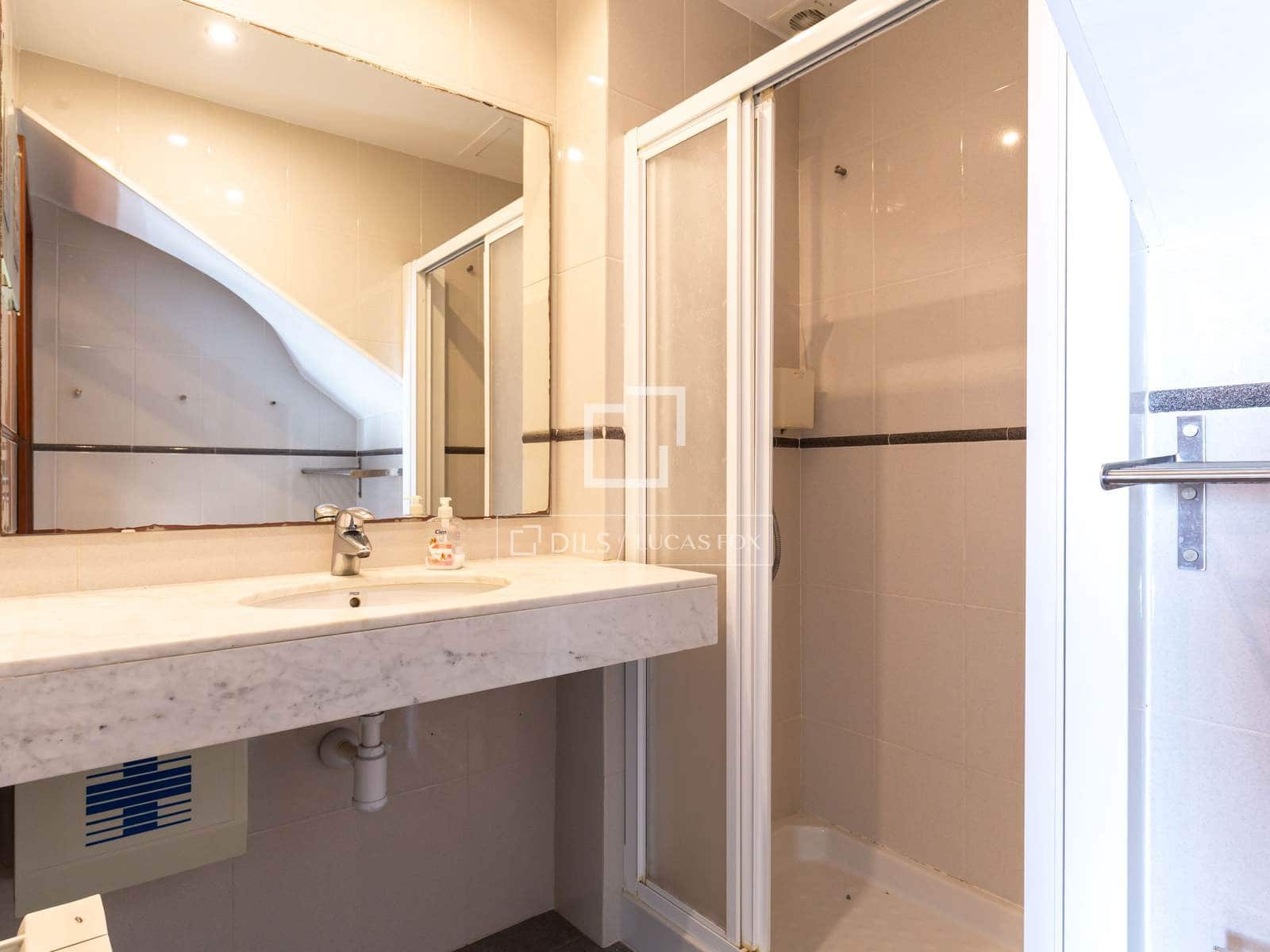 4 slaapkamer Appartement te huur in Esplugues de Llobregat met zwembad garage - € 3.059 (Ref: 9603313)