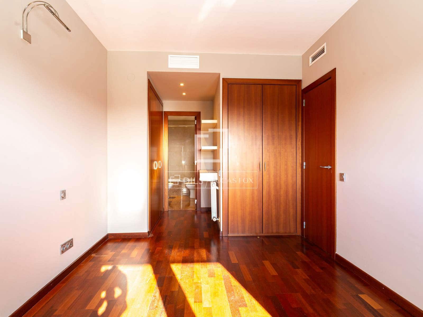 4 slaapkamer Appartement te huur in Esplugues de Llobregat met zwembad garage - € 3.059 (Ref: 9603313)