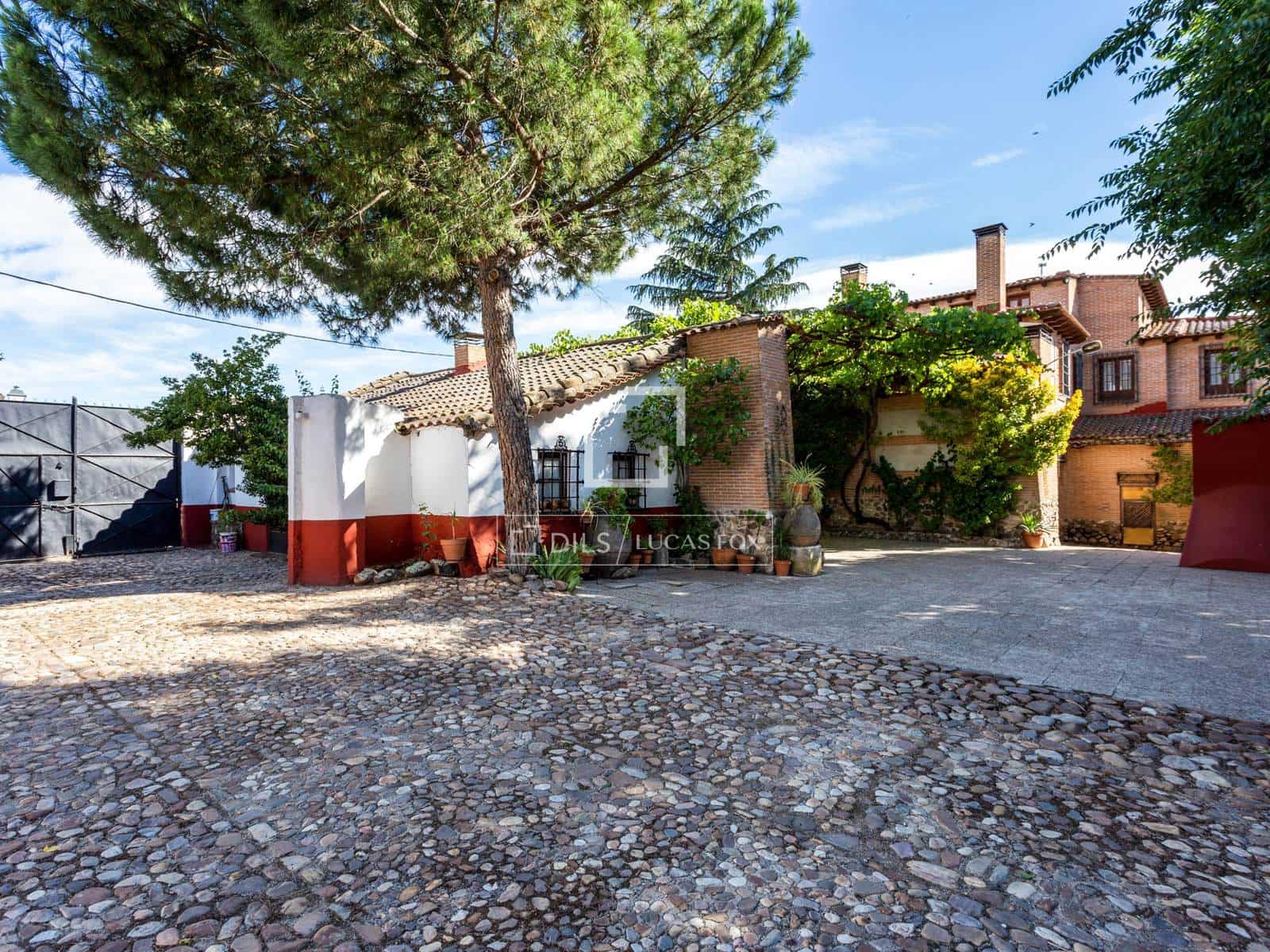 6 chambre Villa/Maison à vendre à Valdeolmos avec piscine garage - 6 290 000 € (Ref: 9603439)