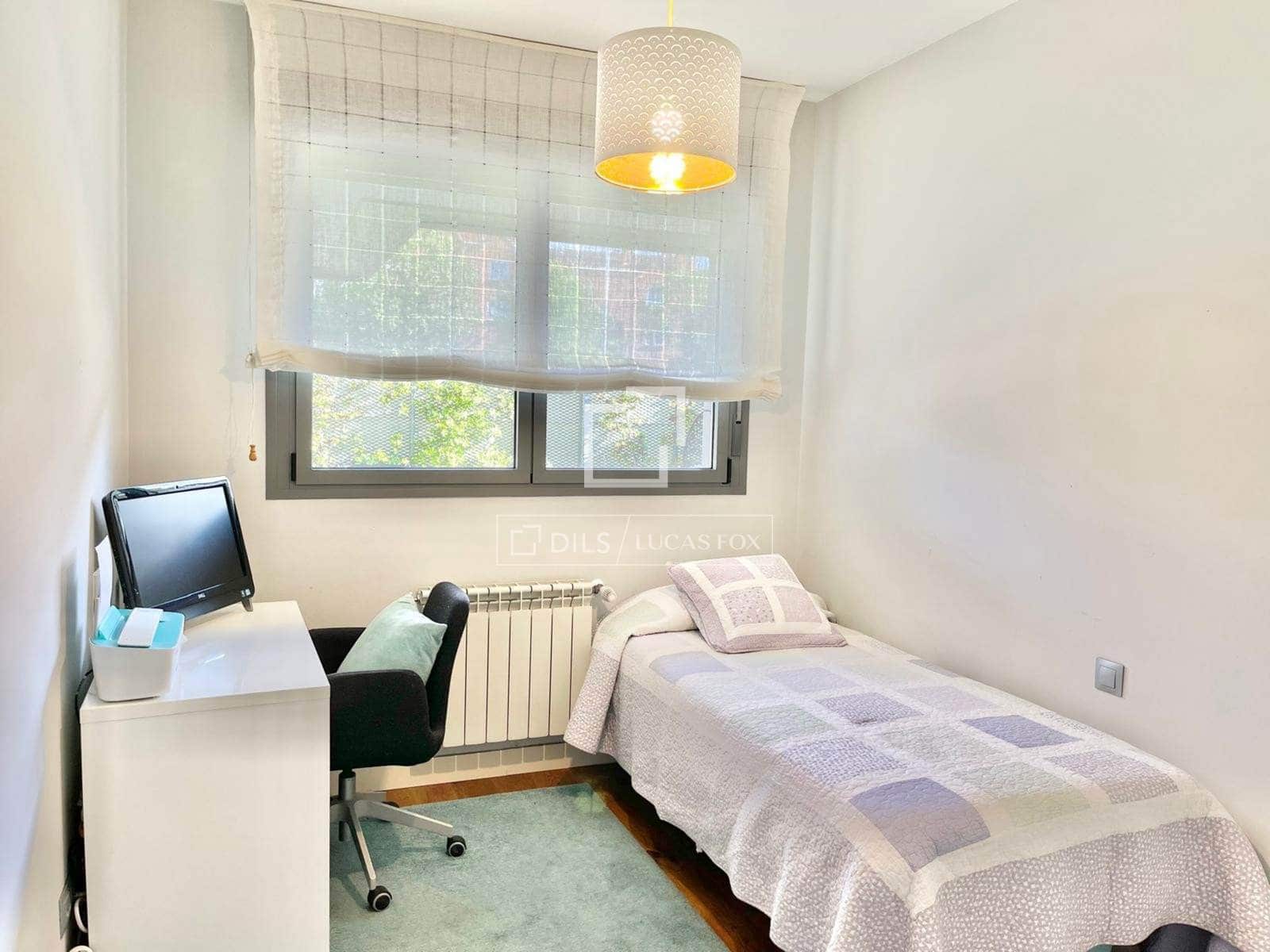 3 sypialnia Apartament na sprzedaż w Miasto Madryt z basenem garażem - 1 090 000 € (Ref: 9603674)