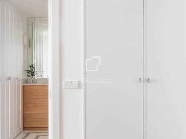 1 soverom Penthouse til salgs i Trafalgar, Madrid by - € 1 080 000 (Ref: 9605395)