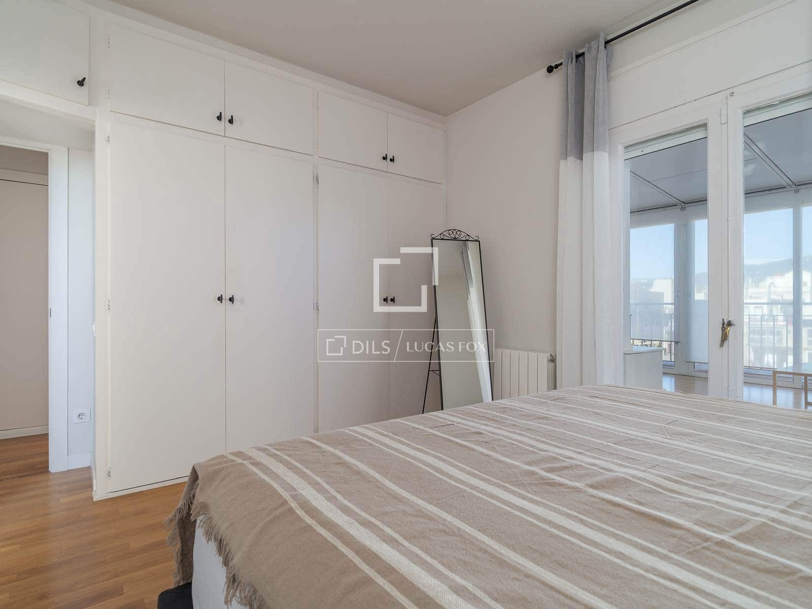 Ático de 2 habitaciones en Barcelona ciudad en alquiler - 2.900 € (Ref: 9606326)