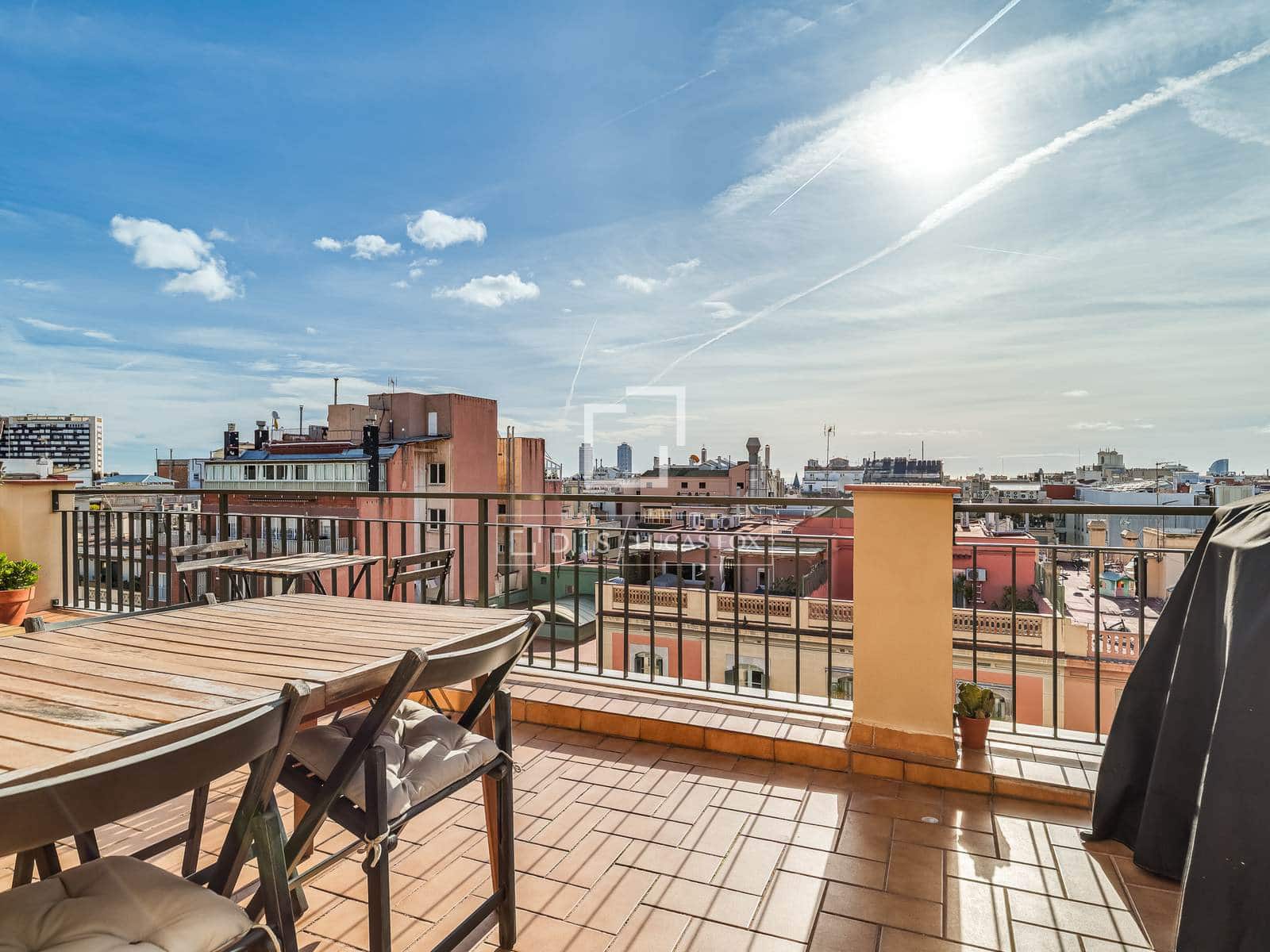Ático de 2 habitaciones en Barcelona ciudad en alquiler - 2.900 € (Ref: 9606326)