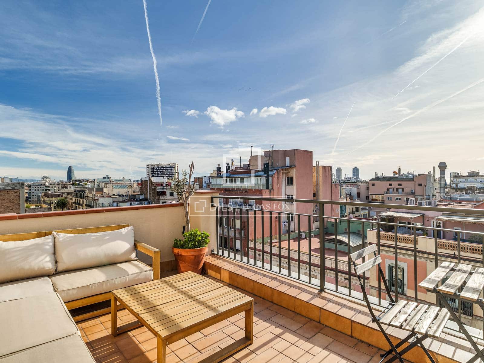 Ático de 2 habitaciones en Barcelona ciudad en alquiler - 2.900 € (Ref: 9606326)