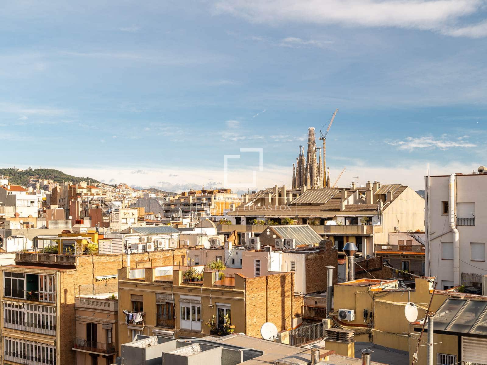 Ático de 2 habitaciones en Barcelona ciudad en alquiler - 2.900 € (Ref: 9606326)