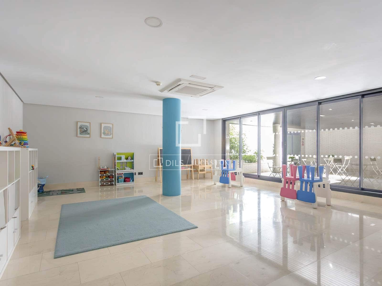 5 bedroom Apartment for rent in Madrid city with pool garage - € 4,150 (Ref: 9606327)