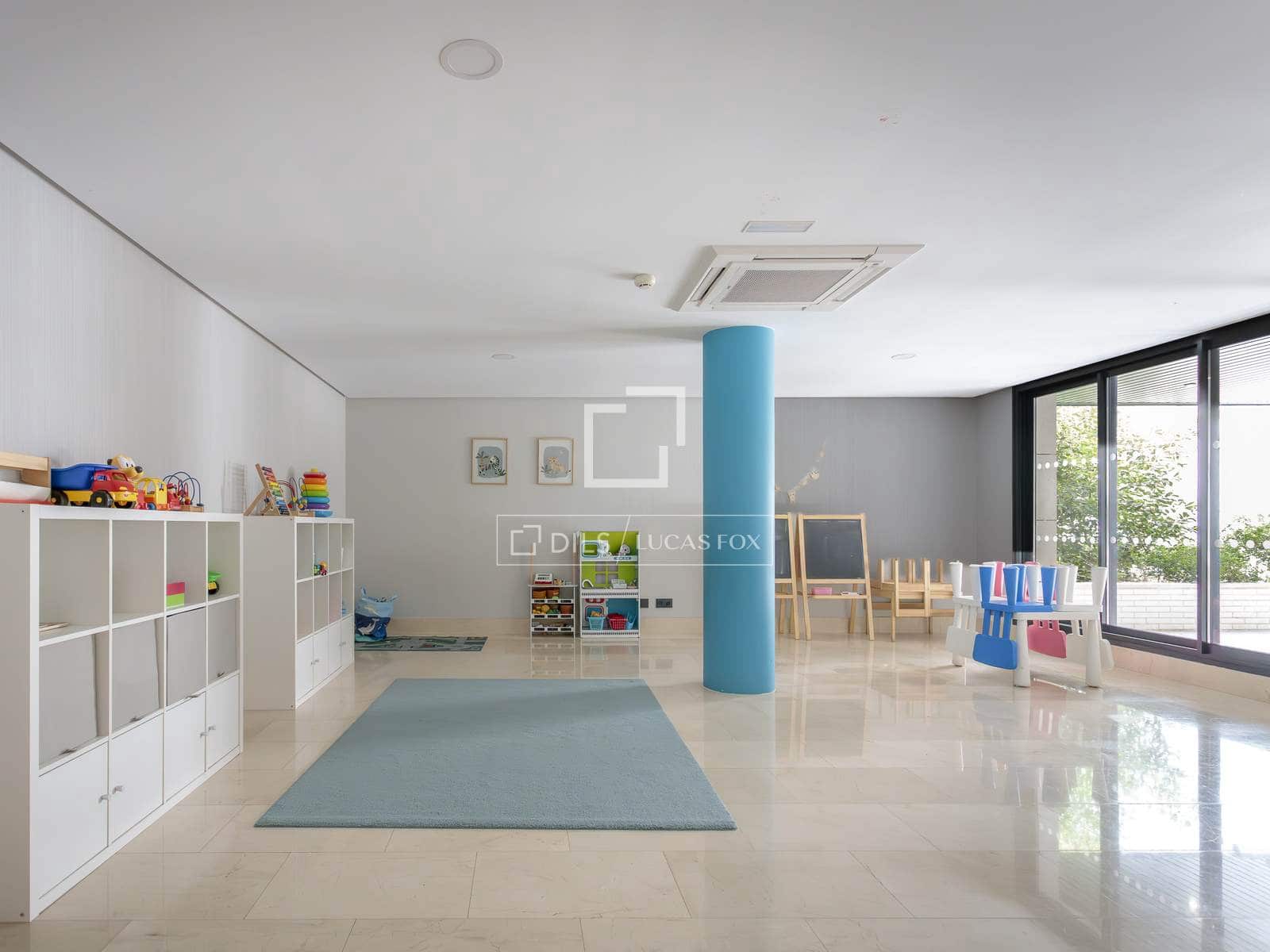 5 bedroom Apartment for rent in Madrid city with pool garage - € 4,150 (Ref: 9606327)