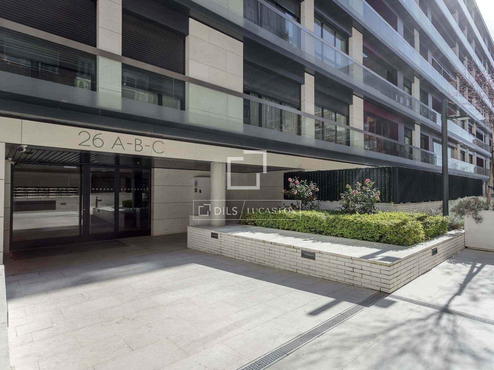 5 bedroom Apartment for rent in Madrid city with pool garage - € 4,150 (Ref: 9606327)