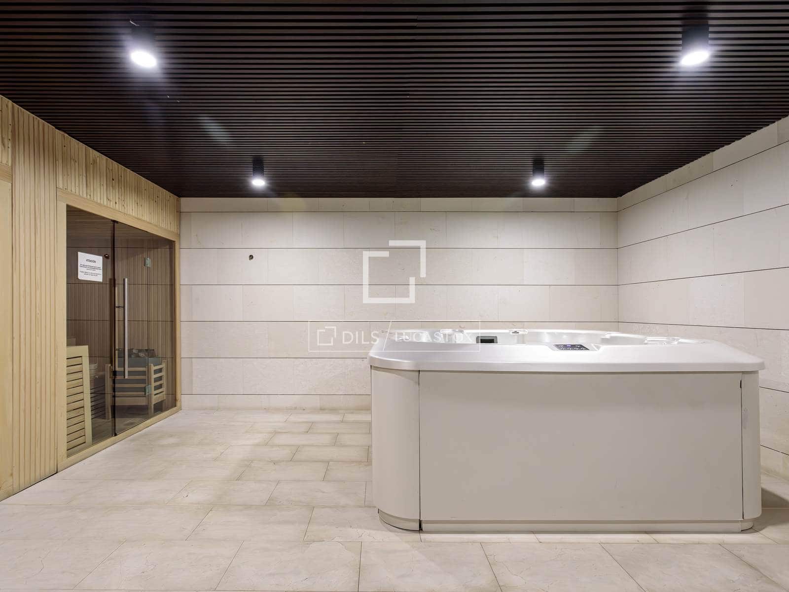 5 bedroom Apartment for rent in Madrid city with pool garage - € 4,150 (Ref: 9606327)