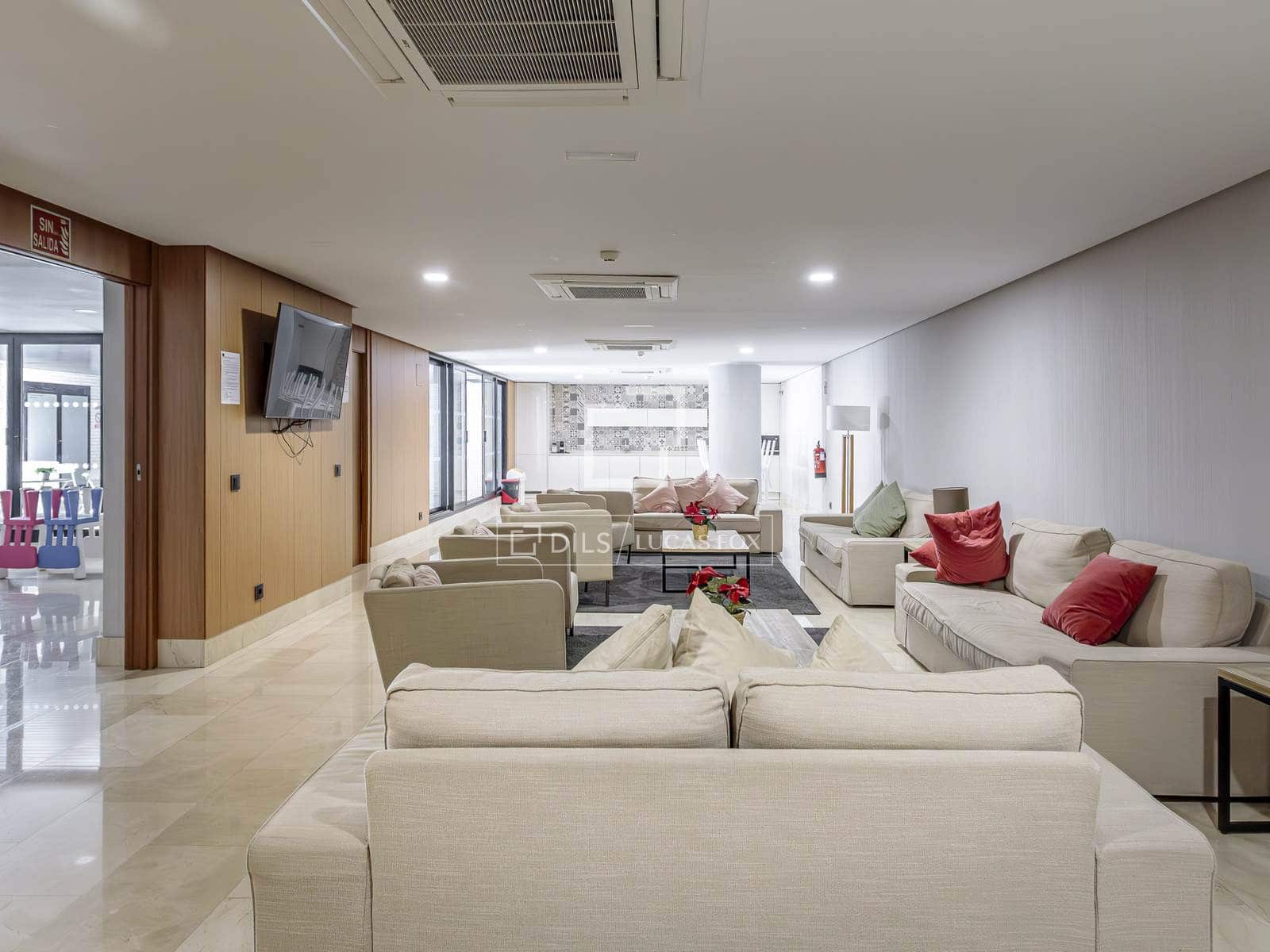 5 bedroom Apartment for rent in Madrid city with pool garage - € 4,150 (Ref: 9606327)