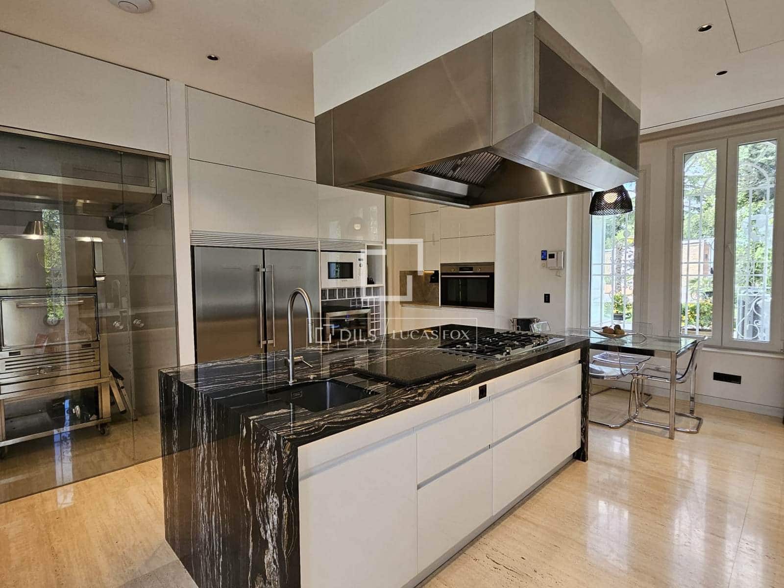 6 makuuhuone Huvila myytävänä paikassa Pozuelo de Alarcon mukana uima-altaan 
autotalli - 5 900 000 € (Ref: 9606328)