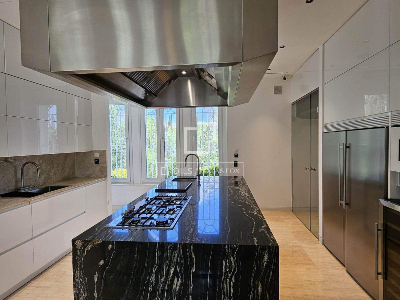 6 makuuhuone Huvila myytävänä paikassa Pozuelo de Alarcon mukana uima-altaan 
autotalli - 5 900 000 € (Ref: 9606328)