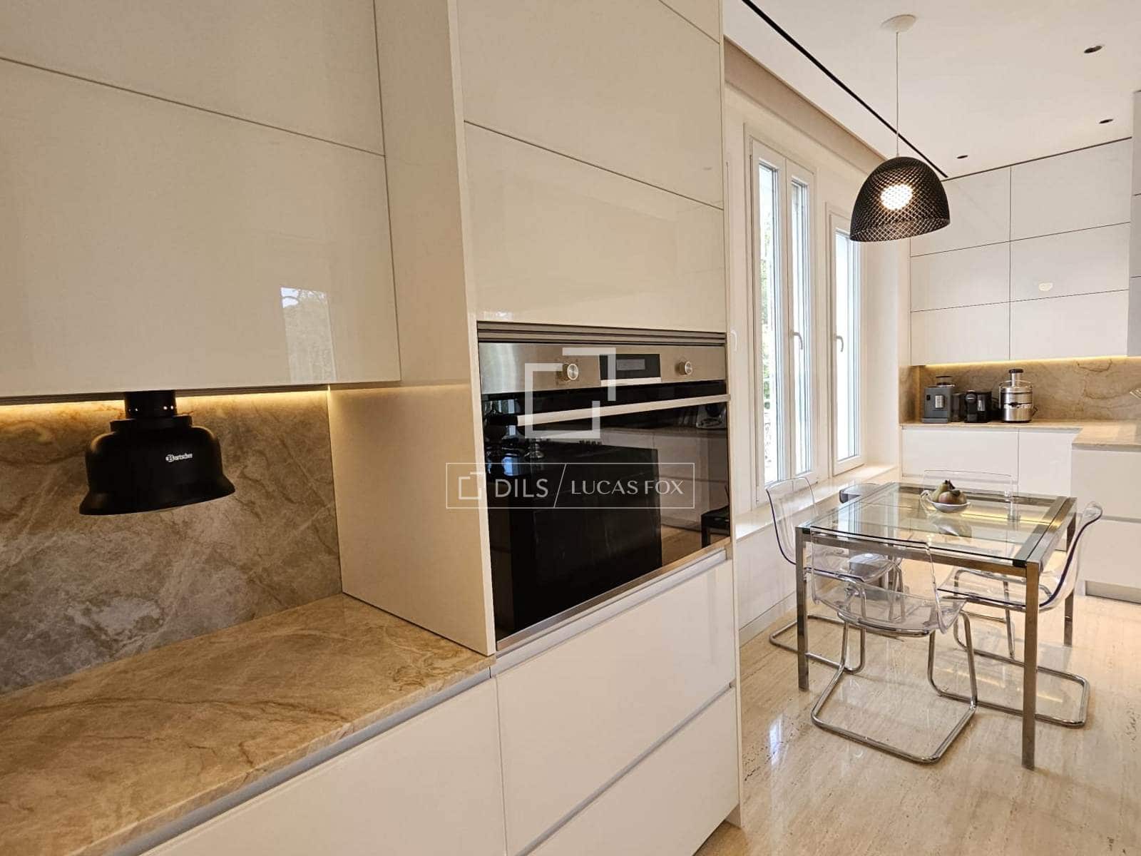 6 makuuhuone Huvila myytävänä paikassa Pozuelo de Alarcon mukana uima-altaan 
autotalli - 5 900 000 € (Ref: 9606328)