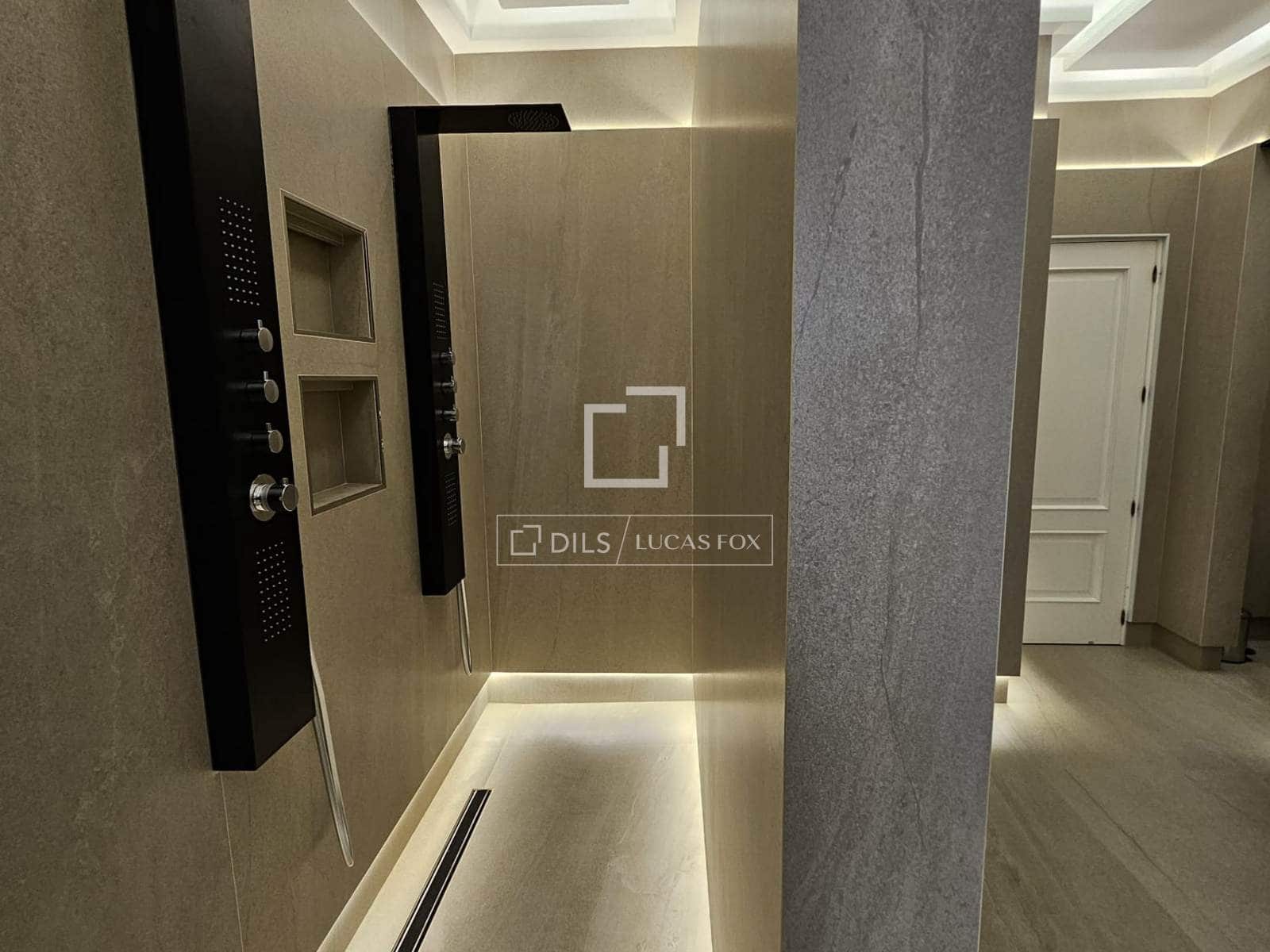 6 makuuhuone Huvila myytävänä paikassa Pozuelo de Alarcon mukana uima-altaan 
autotalli - 5 900 000 € (Ref: 9606328)