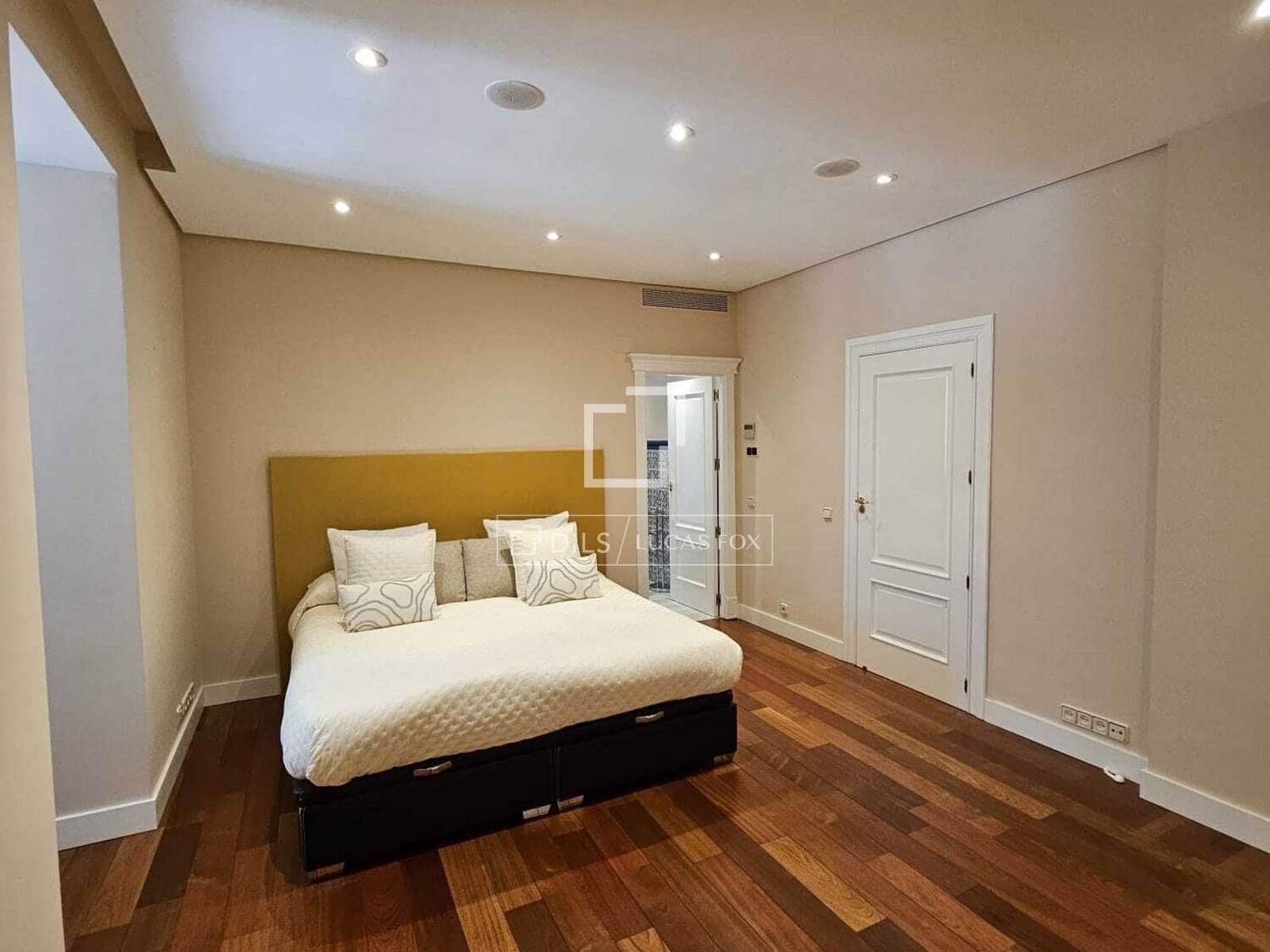 6 makuuhuone Huvila myytävänä paikassa Pozuelo de Alarcon mukana uima-altaan 
autotalli - 5 900 000 € (Ref: 9606328)