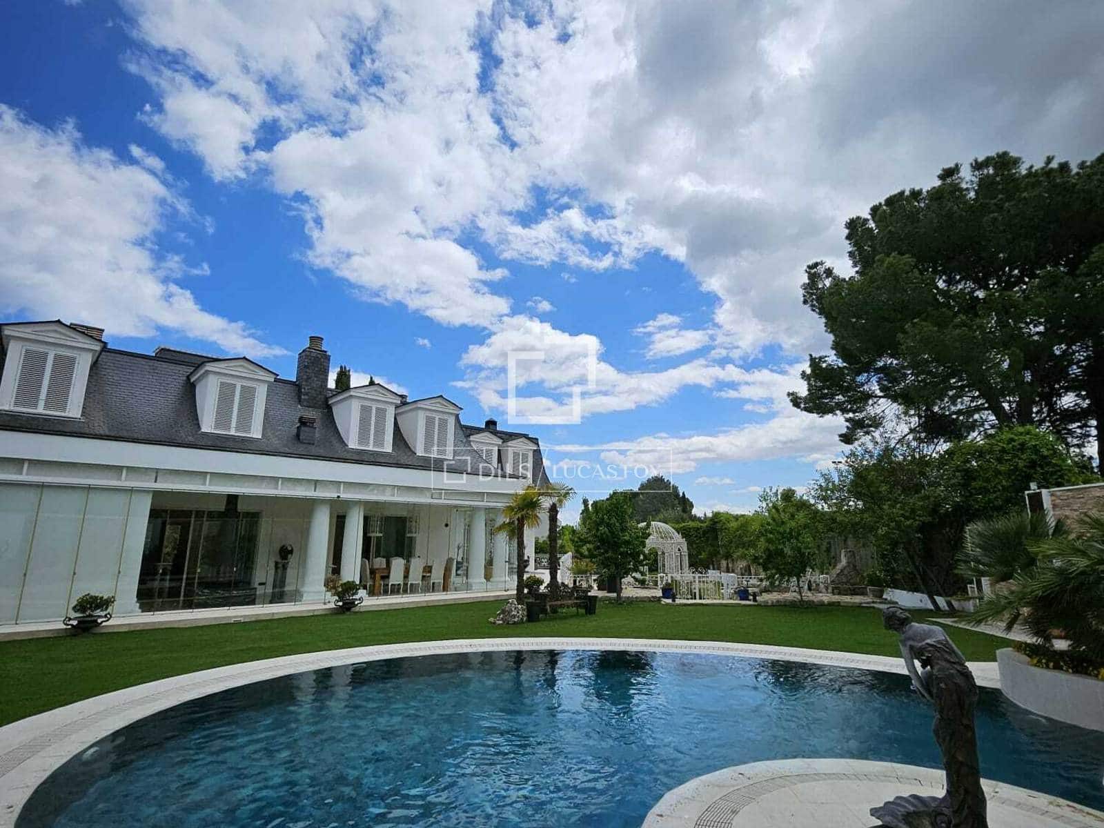 6 makuuhuone Huvila myytävänä paikassa Pozuelo de Alarcon mukana uima-altaan 
autotalli - 5 900 000 € (Ref: 9606328)