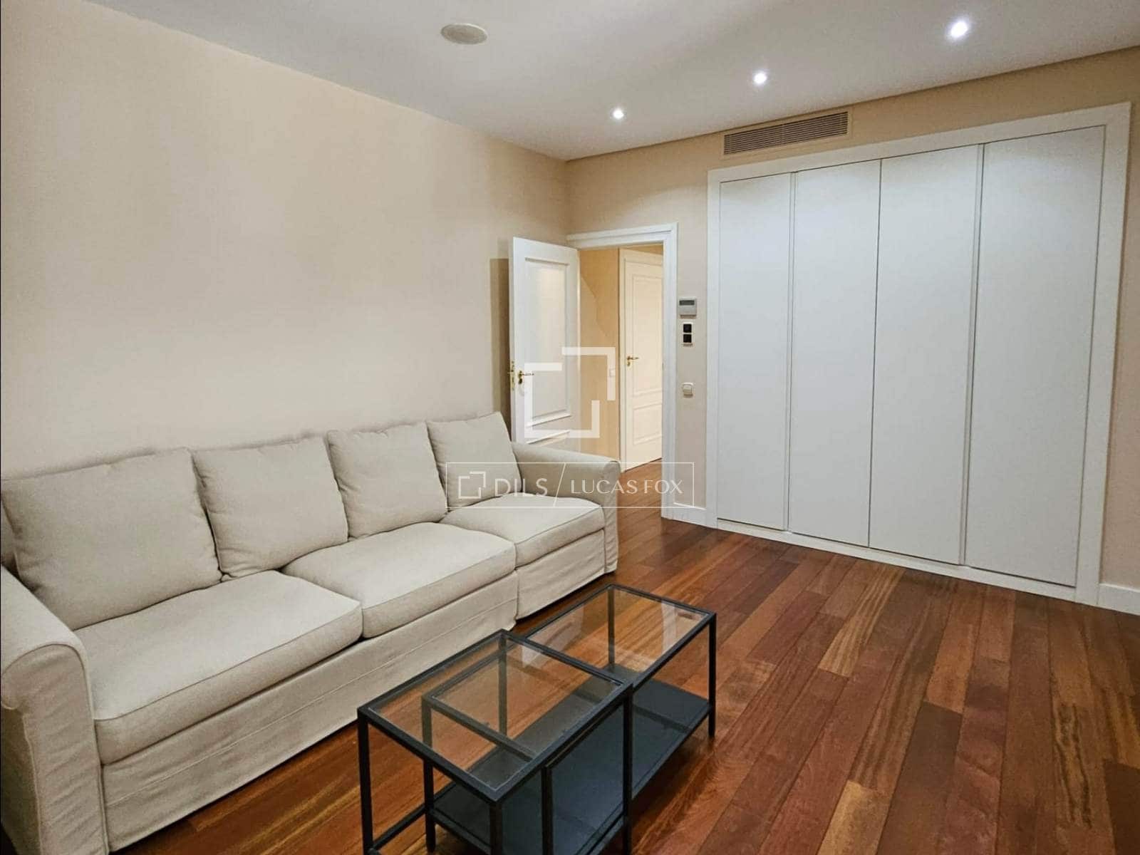 6 makuuhuone Huvila myytävänä paikassa Pozuelo de Alarcon mukana uima-altaan 
autotalli - 5 900 000 € (Ref: 9606328)