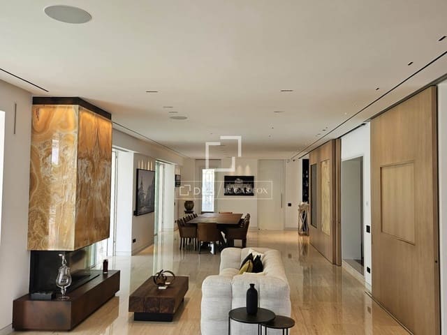 6 makuuhuone Huvila myytävänä paikassa Pozuelo de Alarcón mukana uima-altaan 
autotalli - 5 900 000 € (Ref: 9606328)