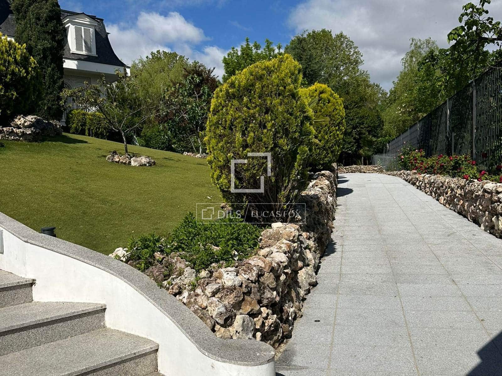 6 makuuhuone Huvila myytävänä paikassa Pozuelo de Alarcon mukana uima-altaan 
autotalli - 5 900 000 € (Ref: 9606328)