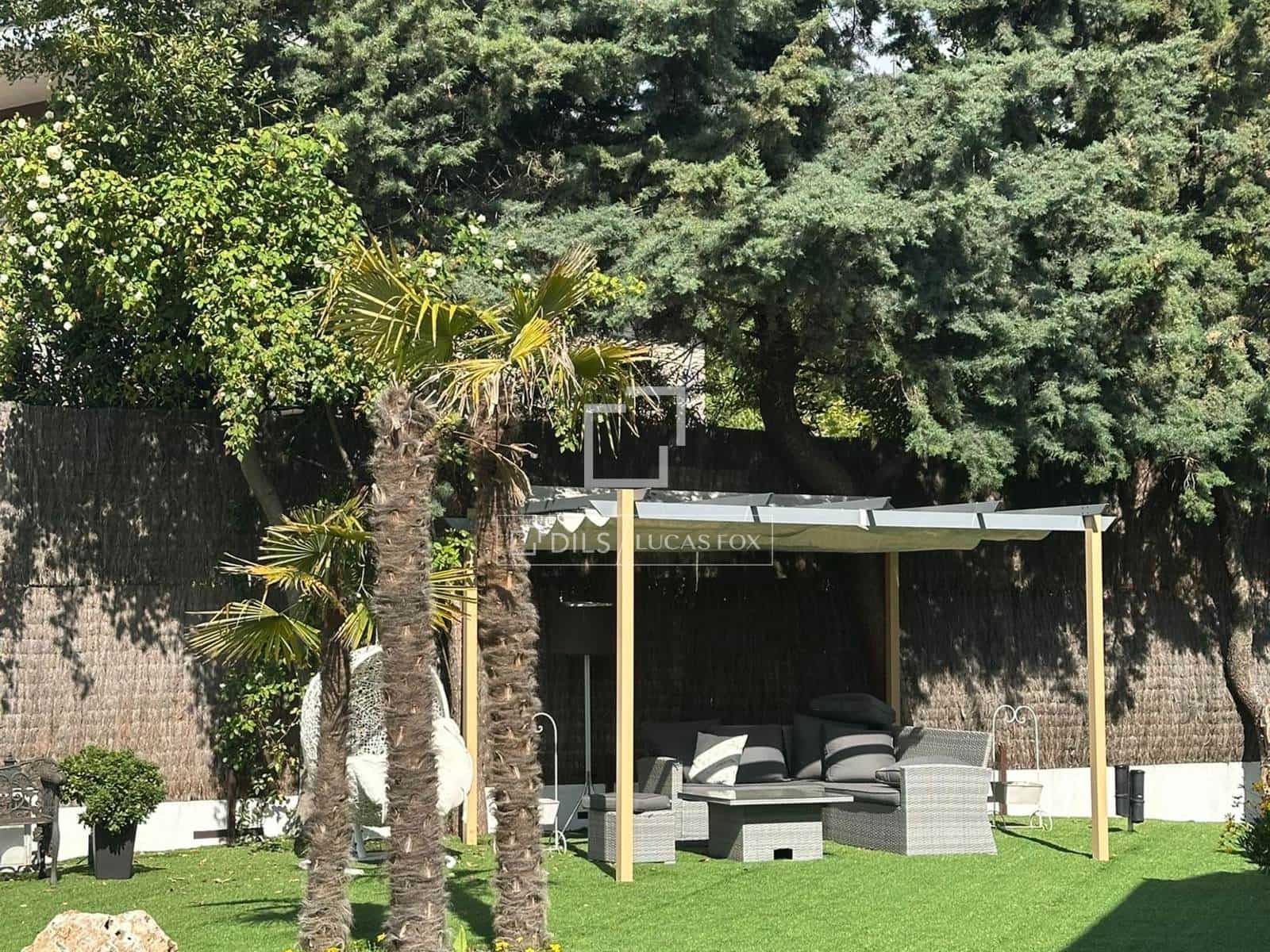 6 makuuhuone Huvila myytävänä paikassa Pozuelo de Alarcon mukana uima-altaan 
autotalli - 5 900 000 € (Ref: 9606328)