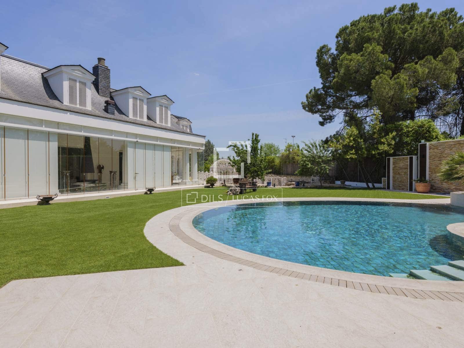 6 bedroom Villa for sale in Pozuelo de Alarcon with pool garage - € 4,990,000 (Ref: 9606328)
