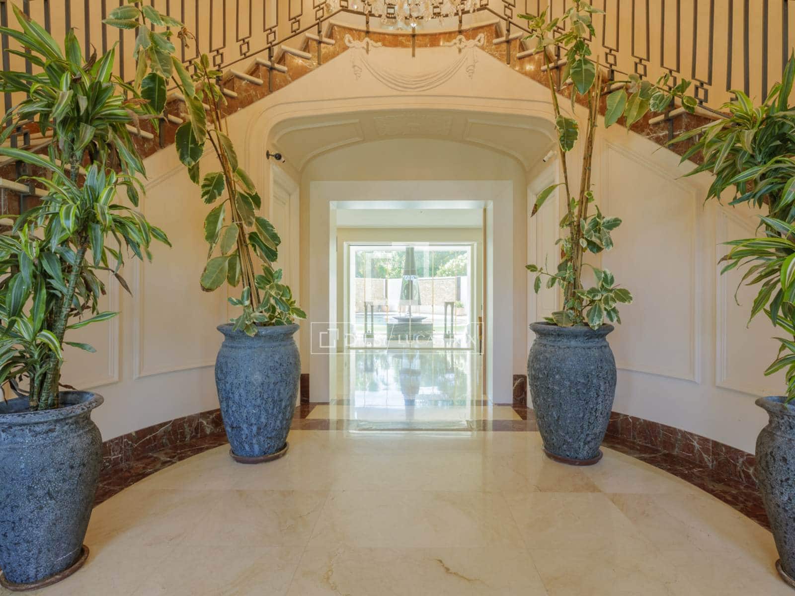 6 bedroom Villa for sale in Pozuelo de Alarcon with pool garage - € 4,990,000 (Ref: 9606328)