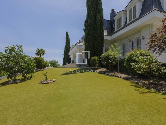 6 soverom Villa til salgs i Pozuelo de Alarcón med svømmebasseng garasje - € 4 990 000 (Ref: 9606328)