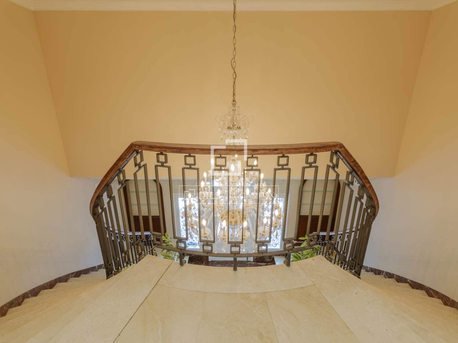 6 bedroom Villa for sale in Pozuelo de Alarcon with pool garage - € 4,990,000 (Ref: 9606328)