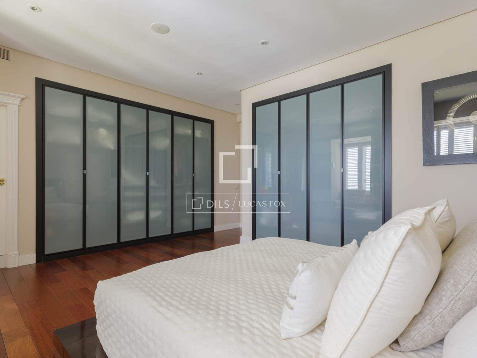 6 bedroom Villa for sale in Pozuelo de Alarcon with pool garage - € 4,990,000 (Ref: 9606328)