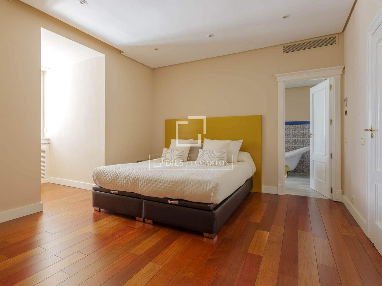 6 bedroom Villa for sale in Pozuelo de Alarcon with pool garage - € 4,990,000 (Ref: 9606328)
