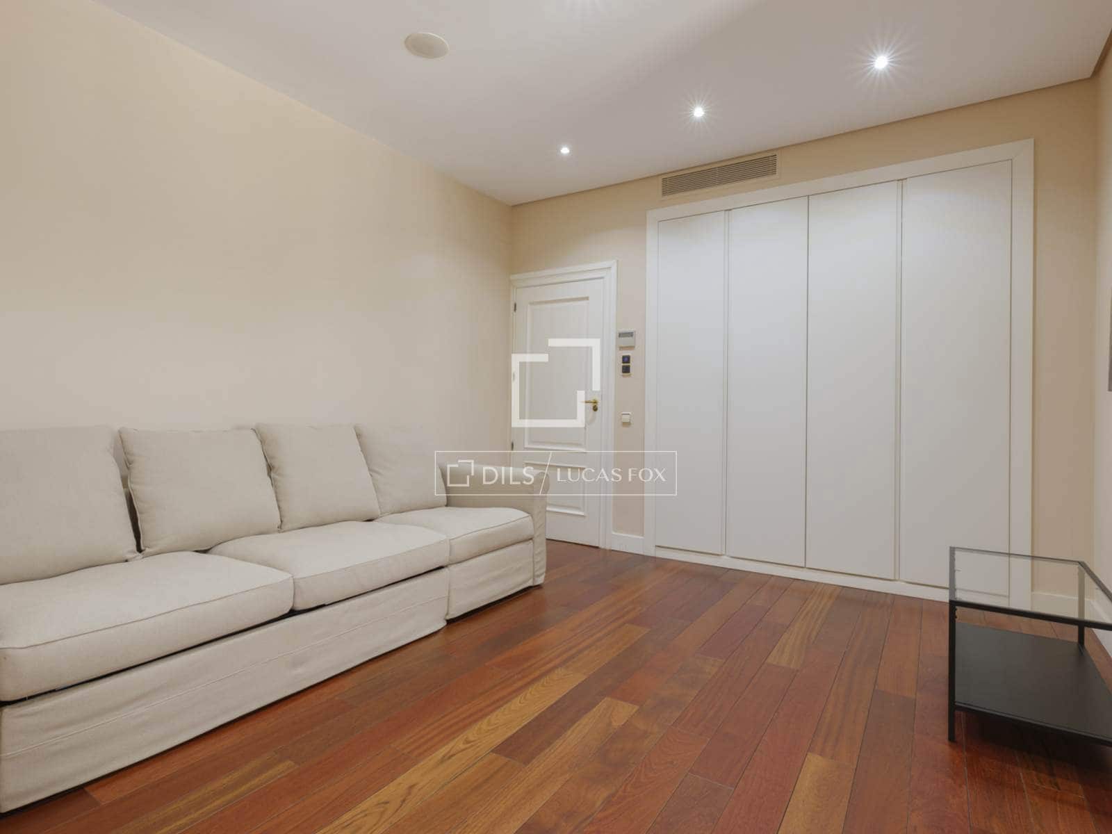 6 bedroom Villa for sale in Pozuelo de Alarcon with pool garage - € 4,990,000 (Ref: 9606328)