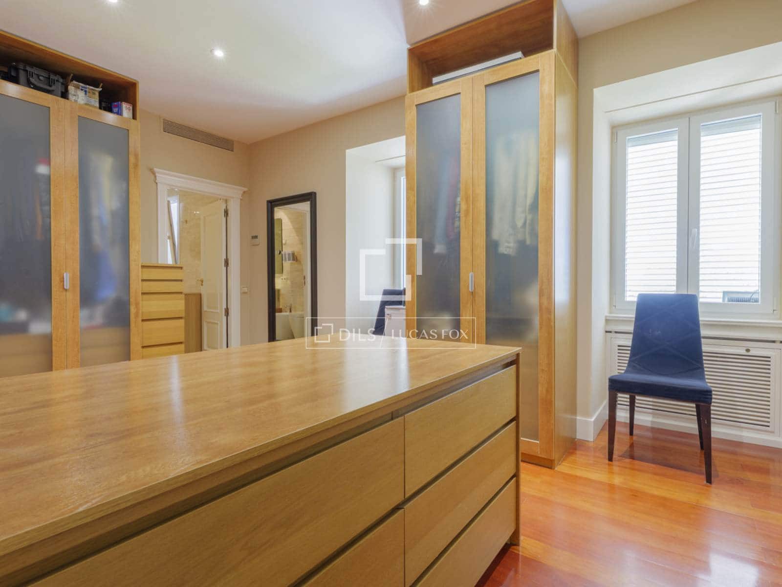 6 bedroom Villa for sale in Pozuelo de Alarcon with pool garage - € 4,990,000 (Ref: 9606328)