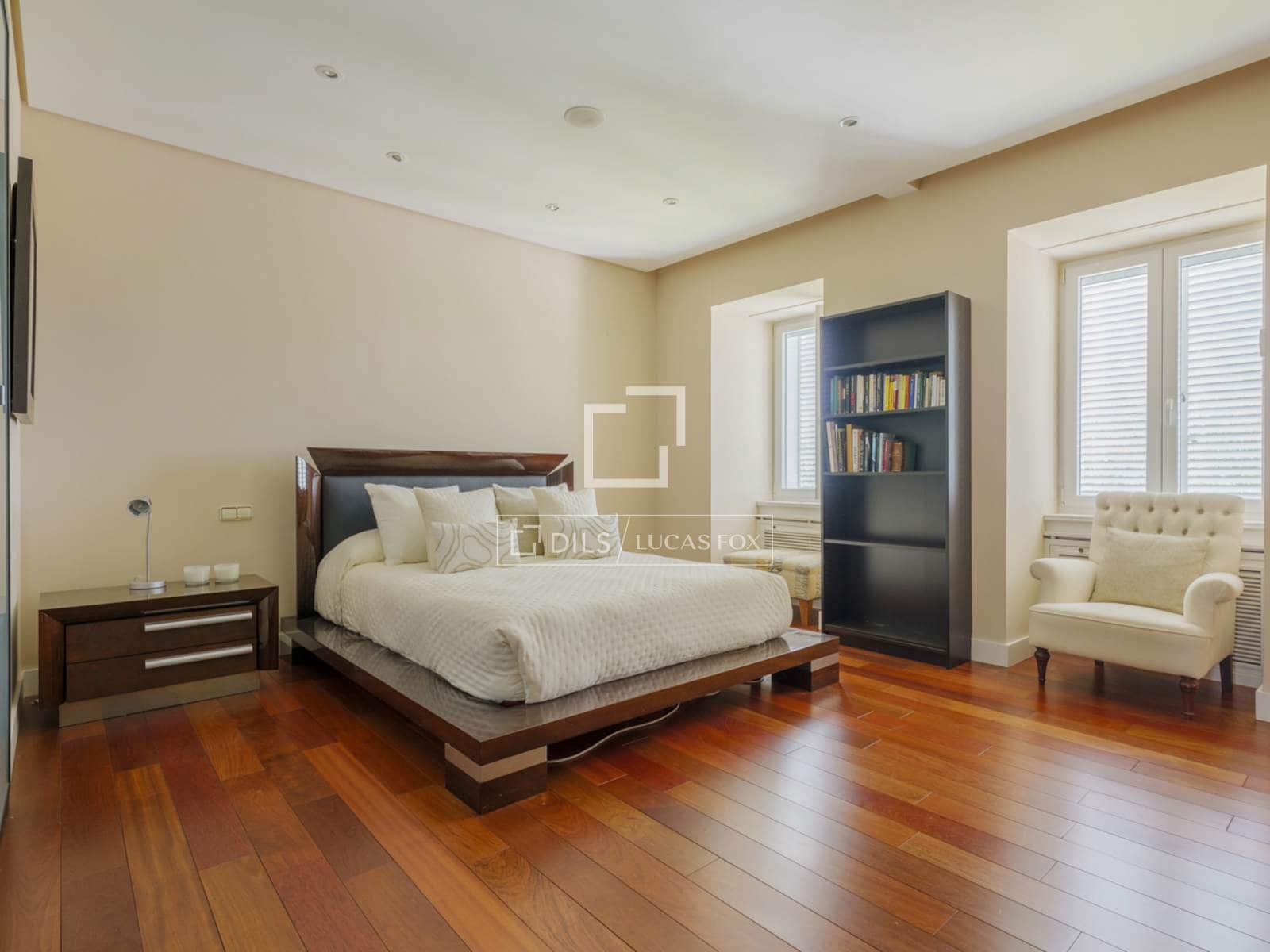 6 bedroom Villa for sale in Pozuelo de Alarcon with pool garage - € 4,990,000 (Ref: 9606328)
