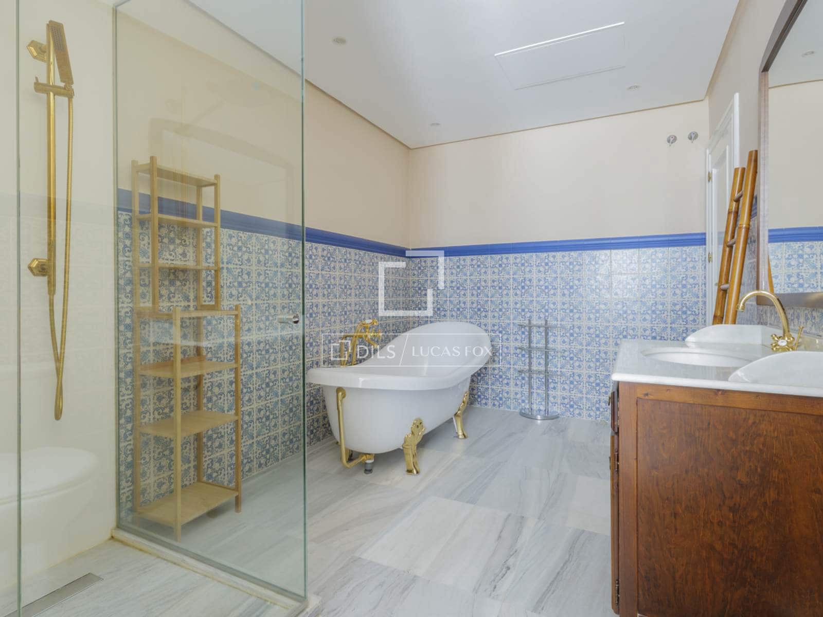 6 bedroom Villa for sale in Pozuelo de Alarcon with pool garage - € 4,990,000 (Ref: 9606328)